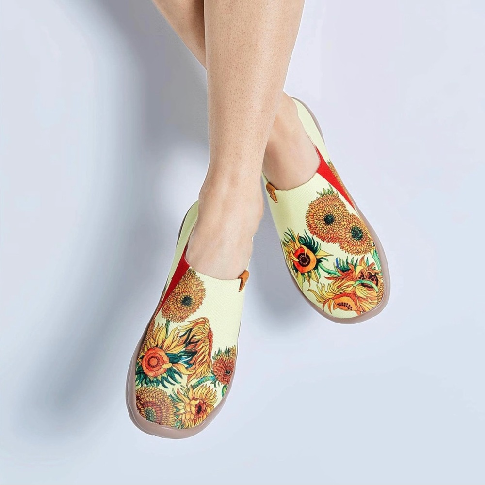 NWT UIN Women’s Comfortable Shoes| Sunflower| US6.5